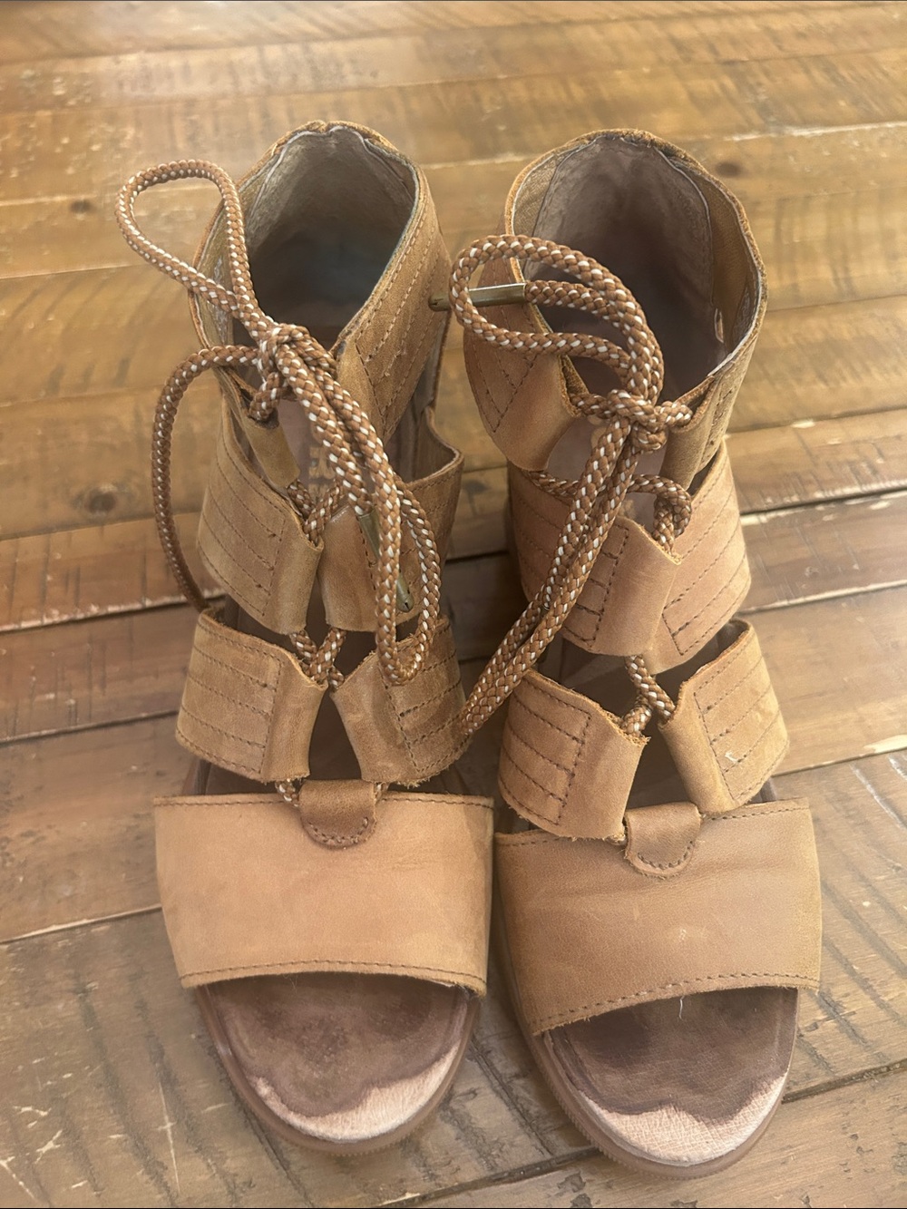 Women's Tan Lace-Up Chunky Heeled Sandals